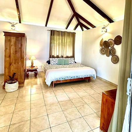O'Coco Bungalow- Breathtaking Waterfront Views, Endless Memories Paea Екстериор снимка